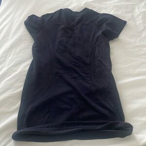 Lululemon size 8 navy dry fit  swifty tech